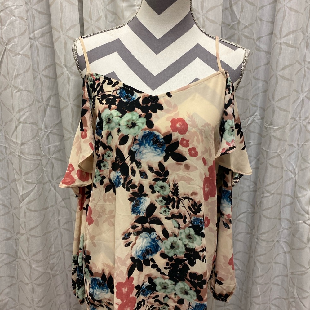 BOLD elements Pink Floral ColdShoulderTop Ruffle - Picture 6 of 6